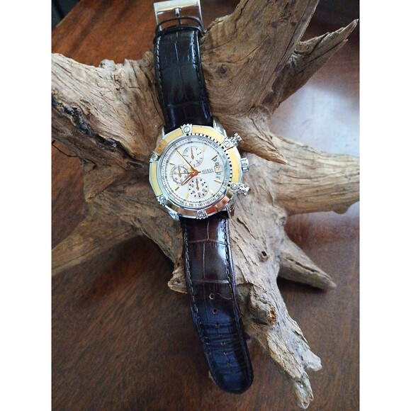 GUESS Genuine Leather Brown Croc Band Waterpro 300 Ft. Stainless Steel Face... - Picture 2 of 7